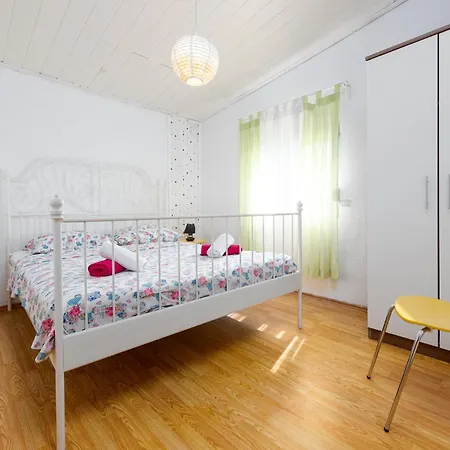Cozy In With Swimming Pool Appartamento Stara Vas