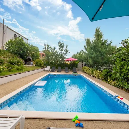 Cozy In With Swimming Pool * Stara Vas